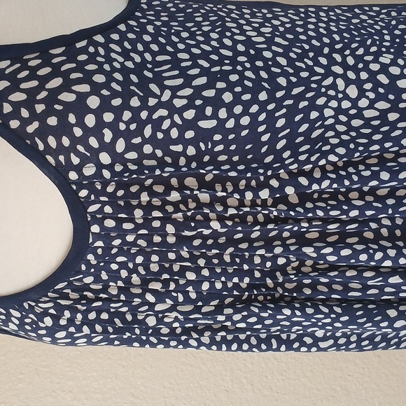 5/$25 Gap women's sl seed print Navy blouse size medium - Picture 3 of 8